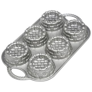 Beehive Cake Baking Pan by Nordic Ware® 54577 -  Norway