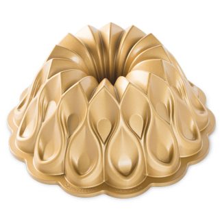 Nordic Ware Crown Bundt Pan