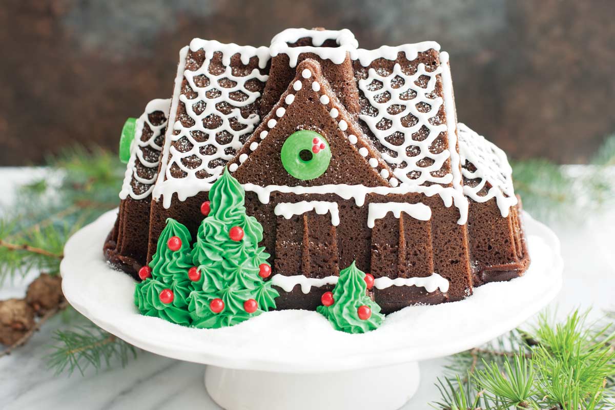 Christmas Gingerbread House Cake