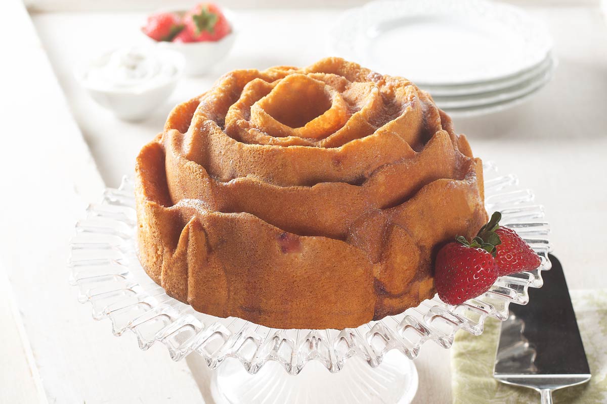 Strawberry Swirl Vanilla Bundt Cake - Nordic Ware